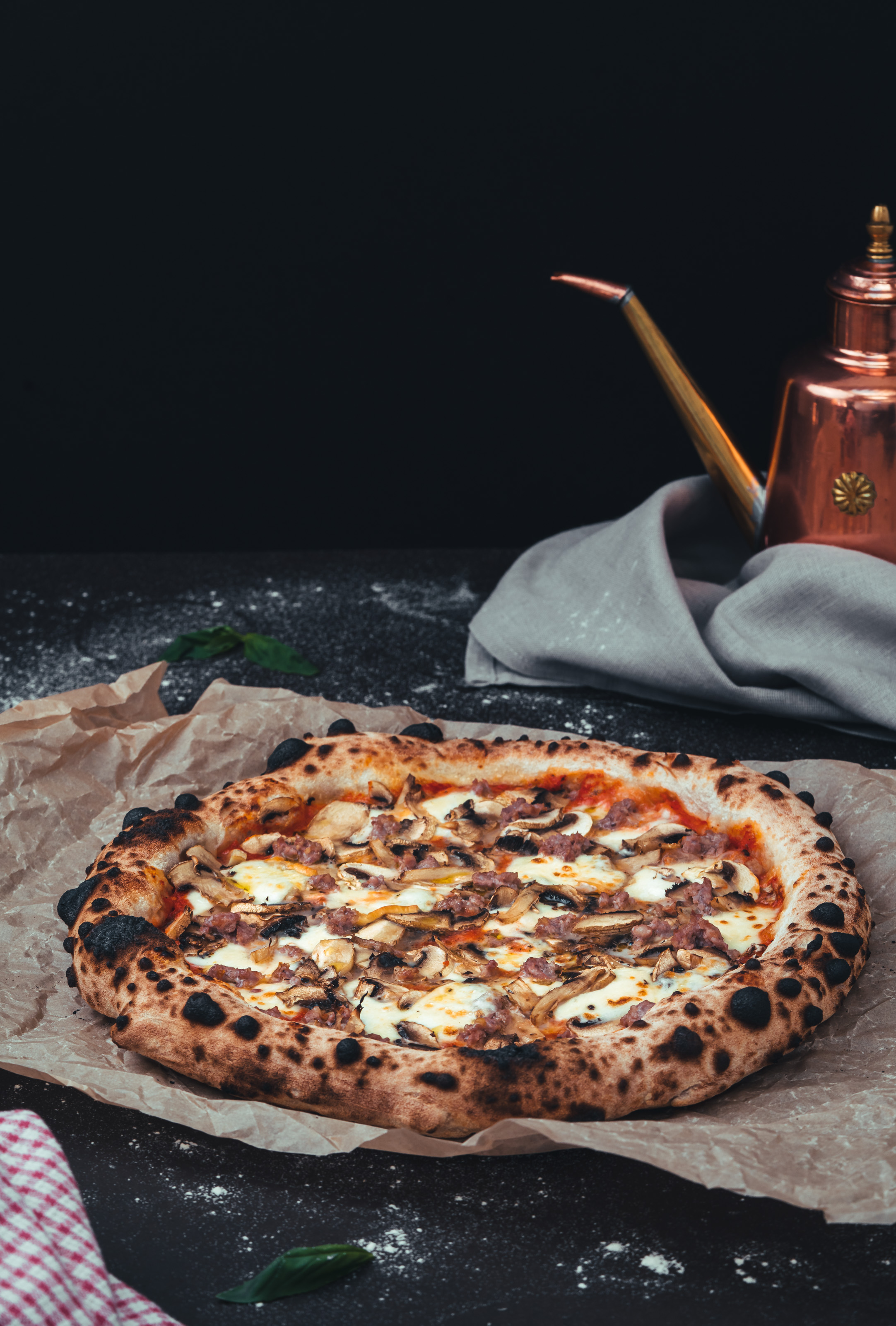 Pizza Salsiccia con funghi